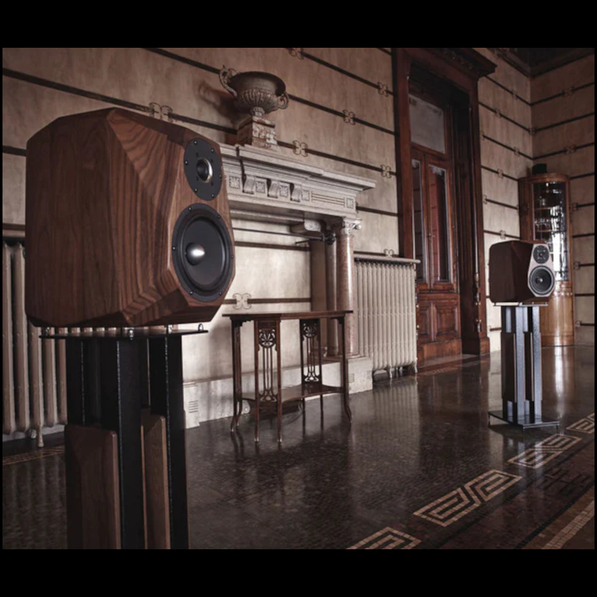 Diapason Astera Bookshelf Speakers 1 Pair with 4U Stands Silver 1 Pair (Handmade in Italy)