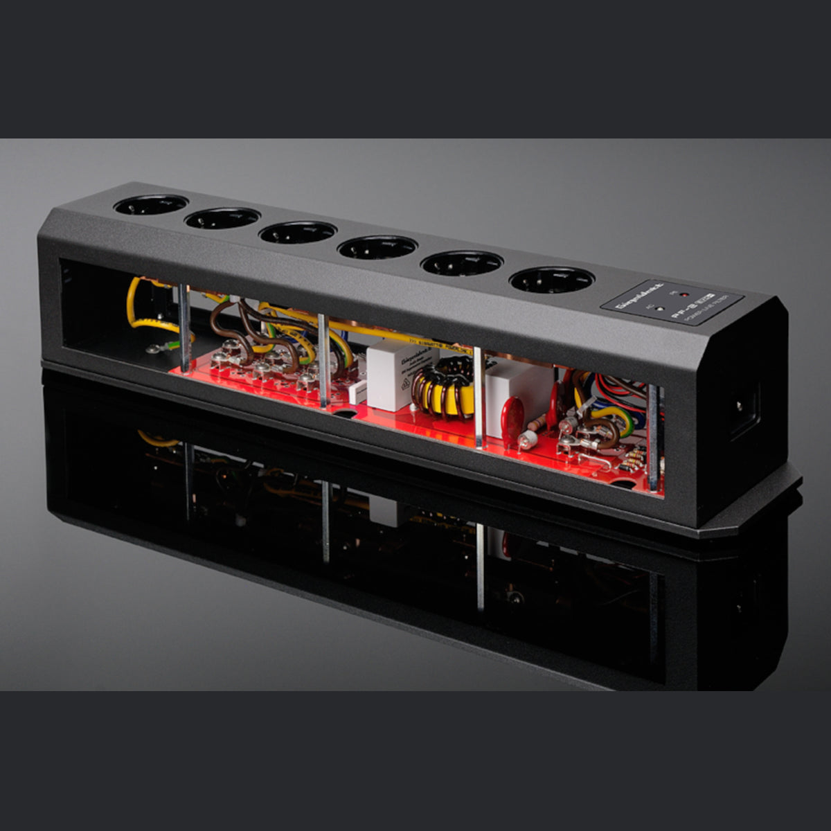 GigaWatt PF-2 EVO Filtering Power Strip