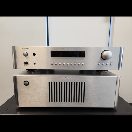 Rotel Pre-Amplifier RC1572 and Power Amplifier RB1582 Bundle (Pre-Owned)