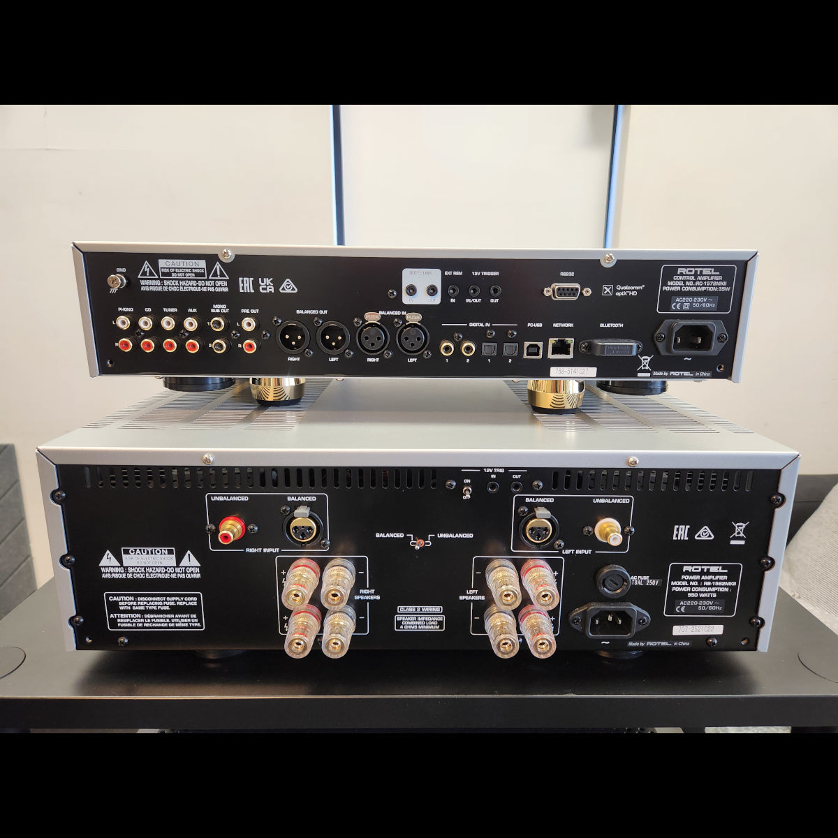 Rotel Pre-Amplifier RC1572 and Power Amplifier RB1582 Bundle (Pre-Owned)