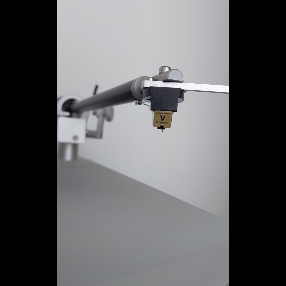 Clearaudio Marantz TT-15SA high-end turntable with Clearaudio Virtuoso MM cartridge (Pre-Owned)