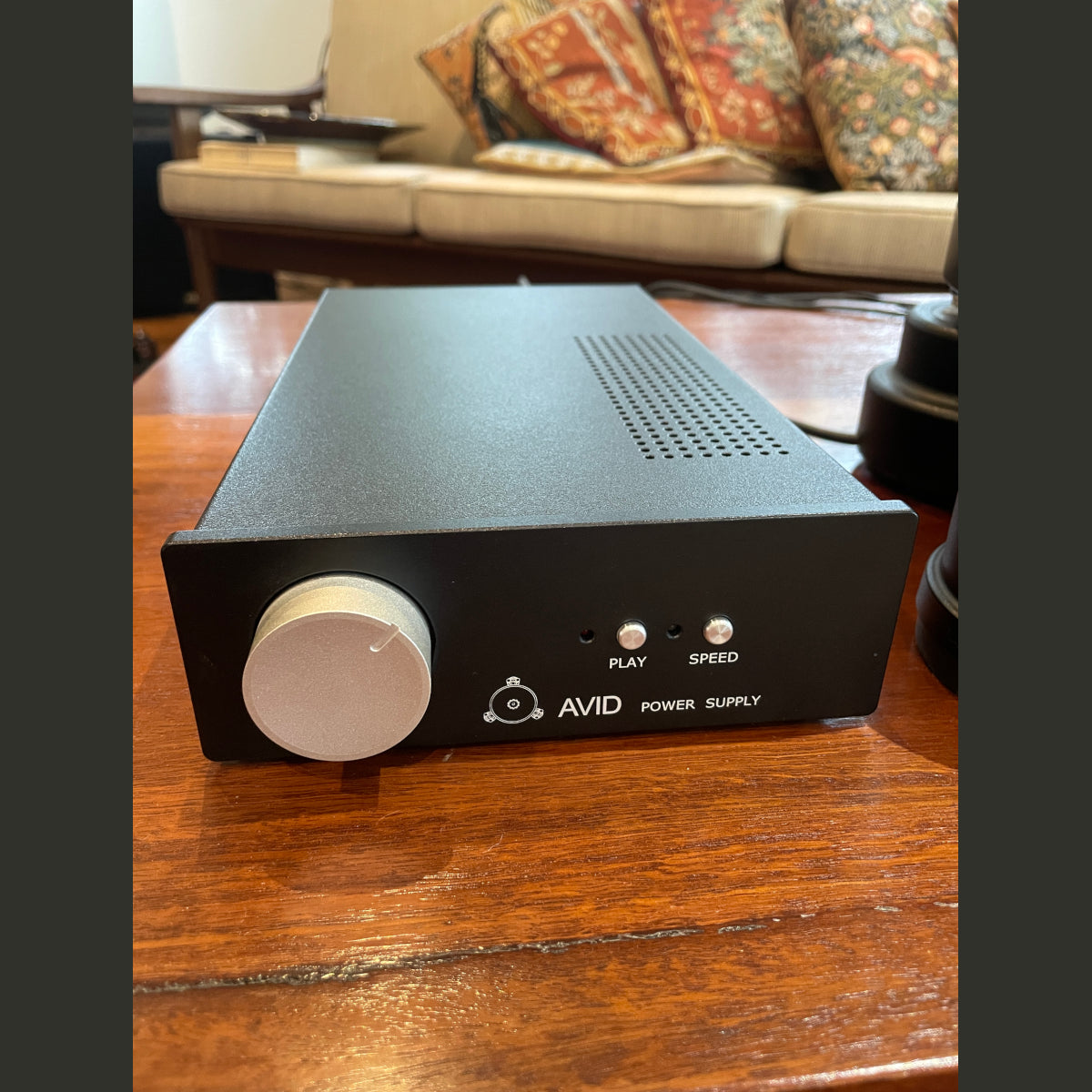 Avid Diva II SP turntable with SME tonearm (Pre-Owned)