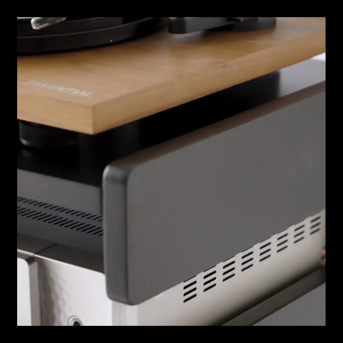 Bentolabs Aurala 140 Black Vinyl Record + Hi-Fi Console